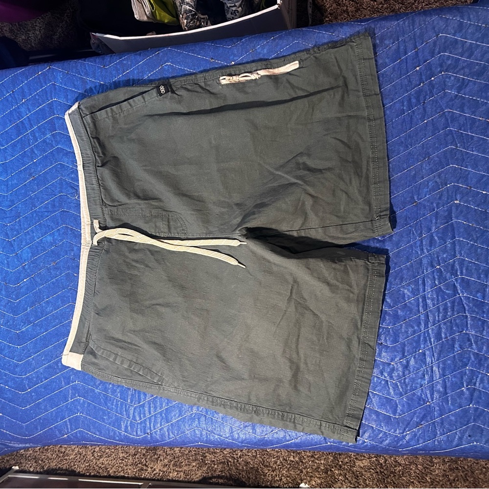 Casual Drawstring Shorts in Olive Green